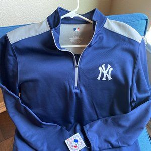 New York Yankees pull over front zipper
